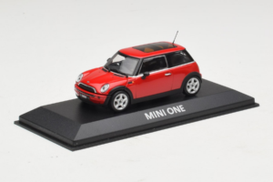 Mini Cooper Piros Minichamps 1:43 MINI010 Fém – 2. kép a 4-ből