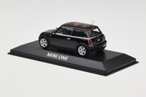 Mini One R50 Fekete Fekete Tetővel Minichamps 1:43 MINI005 Fém – 3. kép a 5-ből
