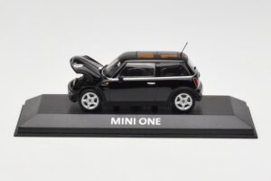 Mini One R50 Fekete Fekete Tetővel Minichamps 1:43 MINI005 Fém – 5. kép a 5-ből