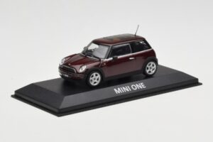Mini One R50 Sötétvörös Fekete Tetővel Minichamps 1:43 MINI008 Fém – 2. kép a 5-ből