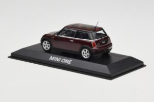 Mini One R50 Sötétvörös Fekete Tetővel Minichamps 1:43 MINI008 Fém – 3. kép a 5-ből