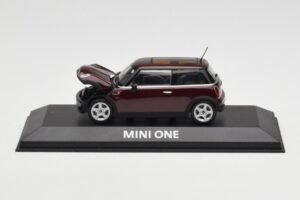 Mini One R50 Sötétvörös Fekete Tetővel Minichamps 1:43 MINI008 Fém – 5. kép a 5-ből