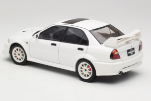 Mitsubishi Lancer Evo VI Tommi Makinen Edition Fehér AUTOart 1:18 77157 Fém – 7. kép a 8-ből