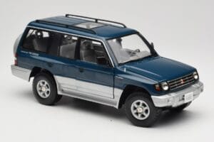 Mitsubishi Pajero V20 LWB Kék & Ezüst Sun Star 1:18 1212 Fém – 6. kép a 8-ből