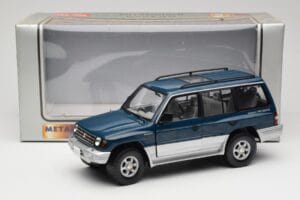 Mitsubishi Pajero V20 LWB Kék & Ezüst Sun Star 1:18 1212 Fém – 8. kép a 8-ből