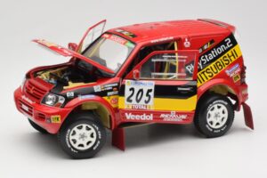 Mitsubishi Pajero Rallye Raid #205 Paris-Dakar Rally 2001 Solido 1:18 9022 Fém – 2. kép a 8-ből