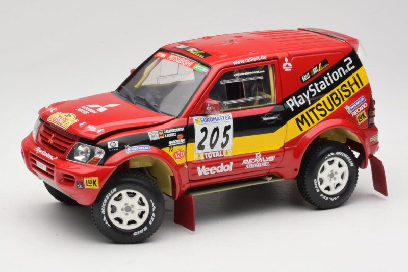Mitsubishi Pajero Rallye Raid #205 Paris-Dakar Rally 2001 Solido 1:18 9022 Fém