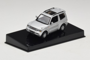 Mitsubishi Pajero SWB Ezüst AUTOart 1:43 57113 Fém – 2. kép a 4-ből