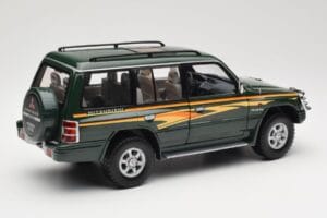 Mitsubishi Pajero V20 LWB Zöld Sun Star 1:18 1225 Fém – 3. kép a 8-ből