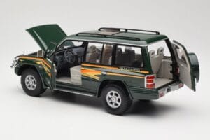 Mitsubishi Pajero V20 LWB Zöld Sun Star 1:18 1225 Fém – 5. kép a 8-ből