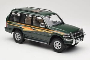 Mitsubishi Pajero V20 LWB Zöld Sun Star 1:18 1225 Fém – 6. kép a 8-ből
