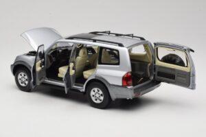 Mitsubishi Pajero V73 Kék YC Model 1:18 241218040102010209 Fém – 5. kép a 8-ből
