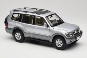 Mitsubishi Pajero V73 Kék YC Model 1:18 241218040102010209 Fém – 6. kép a 8-ből