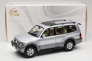 Mitsubishi Pajero V73 Kék YC Model 1:18 241218040102010209 Fém – 8. kép a 8-ből
