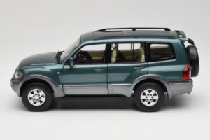 Mitsubishi Pajero V73 Zöld YC Model 1:18 241218040101010215 Fém – 4. kép a 8-ből