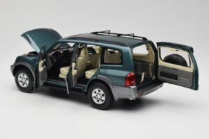 Mitsubishi Pajero V73 Zöld YC Model 1:18 241218040101010215 Fém – 5. kép a 8-ből