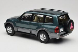 Mitsubishi Pajero V73 Zöld YC Model 1:18 241218040101010215 Fém – 7. kép a 8-ből