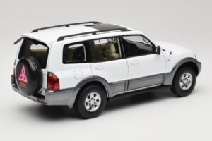 Mitsubishi Pajero V73 Fehér YC Model 1:18 241218040103010206 Fém – 3. kép a 8-ből