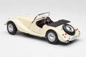 Morgan 4/4 Series II Fehér Kyosho 1:18 08111W Fém – 7. kép a 8-ből