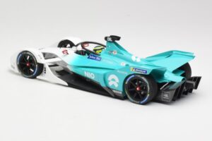 NIO 004 Team NIO #8 T. Dillmann Formula E Season 5 2019 Minichamps 1:18 114180008 Fém – 5. kép a 6-ből