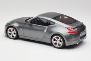Nissan 370Z Z34 Gun Metallic Otto 1:18 OT465 Gyanta – 5. kép a 6-ből