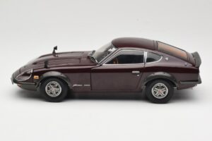 Nissan Fairlady 240Z-G S30 Bordó Kyosho 1:18 08212M Fém – 4. kép a 8-ből