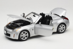 Nissan Fairlady Z Z33 Roadster Diamond Silver AUTOart 1:18 77376 Fém – 2. kép a 8-ből