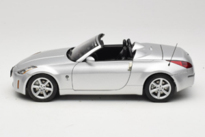 Nissan Fairlady Z Z33 Roadster Diamond Silver AUTOart 1:18 77376 Fém – 4. kép a 8-ből
