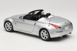 Nissan Fairlady Z Z33 Roadster Diamond Silver AUTOart 1:18 77376 Fém – 7. kép a 8-ből