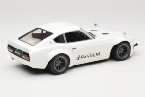Nissan Fairlady Z Z34 Pandem Otto 1:18 OT1167 Gyanta – 2. kép a 6-ből