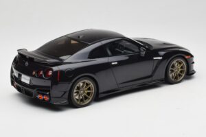 Nissan GT-R R35 Takumi Edition Midnight Purple GT Spirit 1:18 GT932 Gyanta – 2. kép a 6-ből