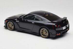 Nissan GT-R R35 Takumi Edition Midnight Purple GT Spirit 1:18 GT932 Gyanta – 5. kép a 6-ből