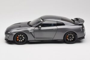 Nissan GT-R R35 Track Edition NISMO Gun Metallic MotorHelix 1:18 M83507 Fém – 4. kép a 8-ből
