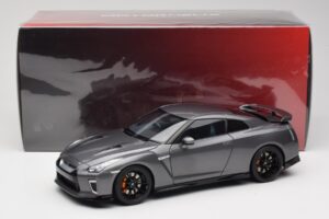 Nissan GT-R R35 Track Edition NISMO Gun Metallic MotorHelix 1:18 M83507 Fém – 8. kép a 8-ből