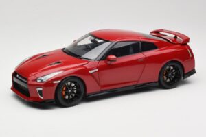 Nissan GT-R R35 Track Edition NISMO Vibrant Red MotorHelix 1:18 M83511 Fém