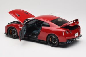 Nissan GT-R R35 Track Edition NISMO Vibrant Red MotorHelix 1:18 M83511 Fém – 5. kép a 8-ből