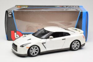 Nissan GT-R R35 Fehér Bburago 1:18 18-12079 Fém – 8. kép a 8-ből