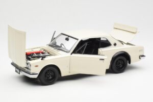 Nissan Skyline 2000 GT-R KPGC110 Fehér Kyosho 1:18 08127W Fém – 2. kép a 8-ből