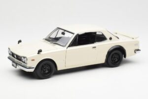 Nissan Skyline 2000 GT-R KPGC110 Fehér Kyosho 1:18 08127W Fém