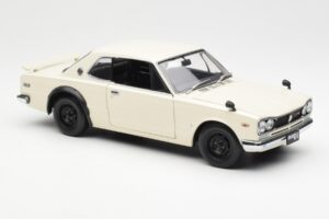 Nissan Skyline 2000 GT-R KPGC110 Fehér Kyosho 1:18 08127W Fém – 6. kép a 8-ből