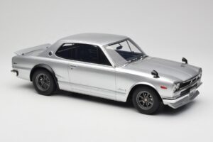 Nissan Skyline C10 2000 GT-R Ezüst Otto 1:12 G094 Gyanta – 4. kép a 6-ből