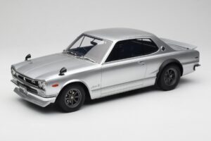 Nissan Skyline C10 2000 GT-R Ezüst Otto 1:12 G094 Gyanta