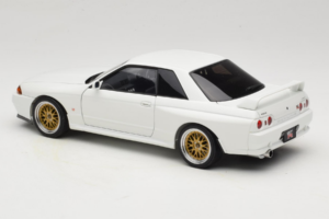 Nissan Skyline GT-R R32 V-Spec II Tuned Crystal White AUTOart 1:18 77416 Fém – 7. kép a 8-ből