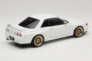 Nissan Skyline GT-R R32 V-Spec II Tuned Crystal White AUTOart 1:18 77416 Fém – 3. kép a 8-ből