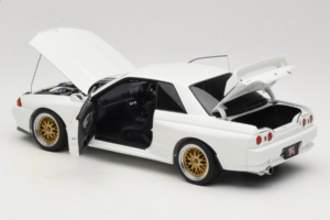 Nissan Skyline GT-R R32 V-Spec II Tuned Crystal White AUTOart 1:18 77416 Fém – 5. kép a 8-ből
