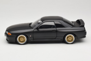 Nissan Skyline GT-R R32 V-Spec II Tuned Version Matt Black AUTOart 1:18 77418 Fém – 4. kép a 8-ből