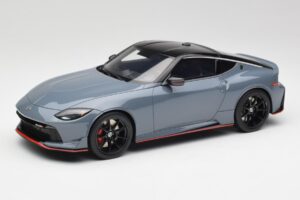 Nissan Z RZ34 NISMO Stealth Szürke GT Spirit 1:18 GT484 Gyanta