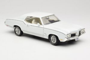 Oldsmobile Cutlass SX Fehér ERTL 1:18 33775 Fém – 6. kép a 8-ből