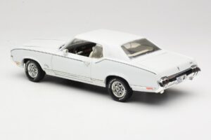 Oldsmobile Cutlass SX Fehér ERTL 1:18 33775 Fém – 7. kép a 8-ből