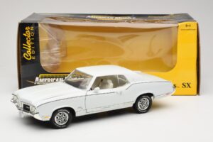 Oldsmobile Cutlass SX Fehér ERTL 1:18 33775 Fém – 8. kép a 8-ből